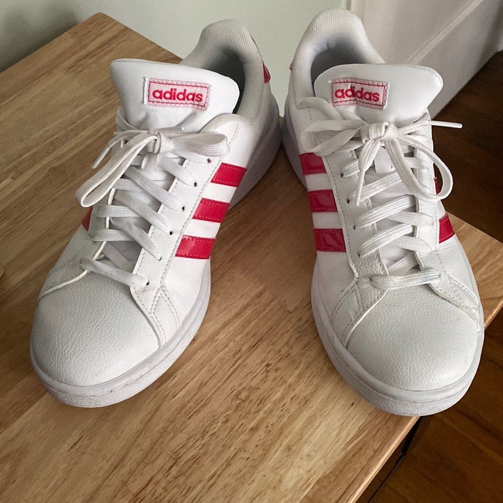 Excellent used condition adidas cloud foam size 9.5